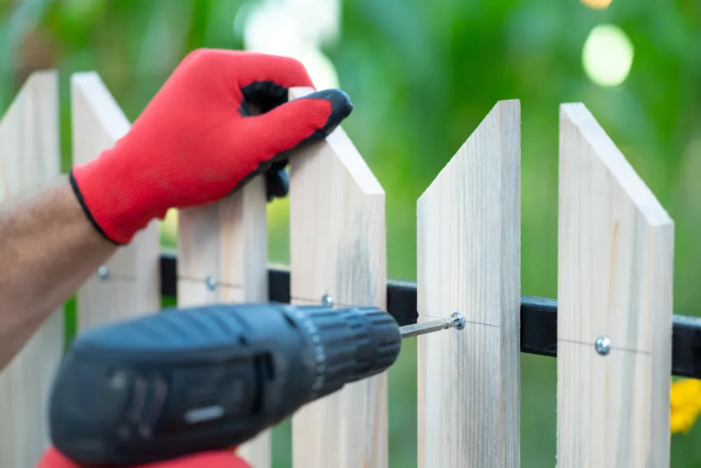 Best fence companies in my area: how to choose the right one