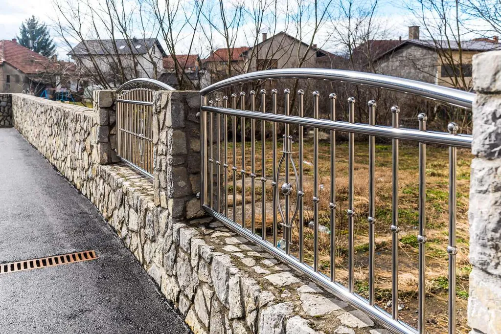 How to Install Aluminum Fence Step-by-Step Guide