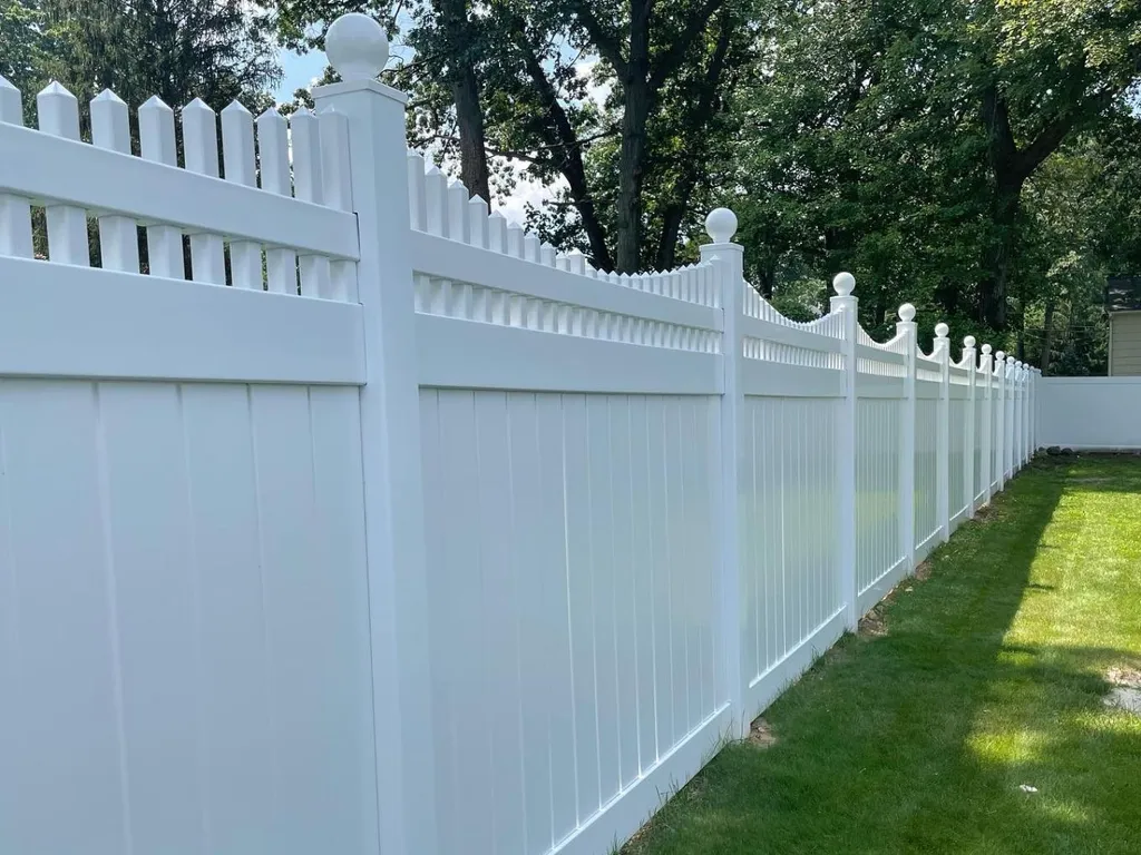 Residential vinyl fence