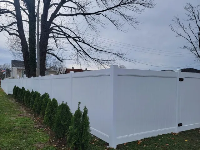 Residential vinyl privacy fence install in Wayne, NJ